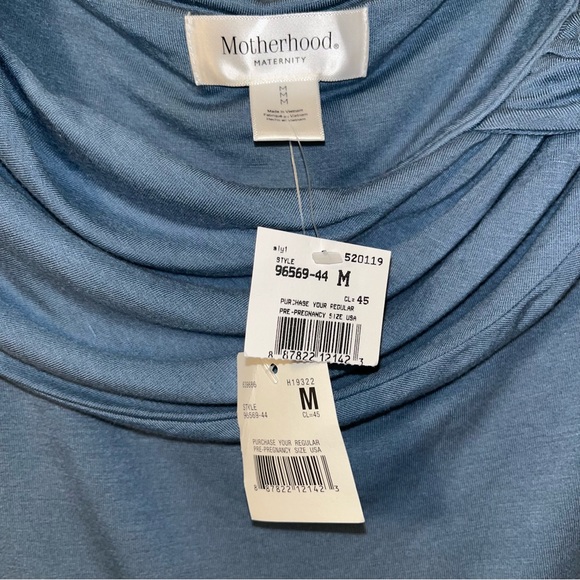 Motherhood Maternity Maxi Off-Shoulder Long Sleeve Train Photoshoot Dress - Picture 7 of 11